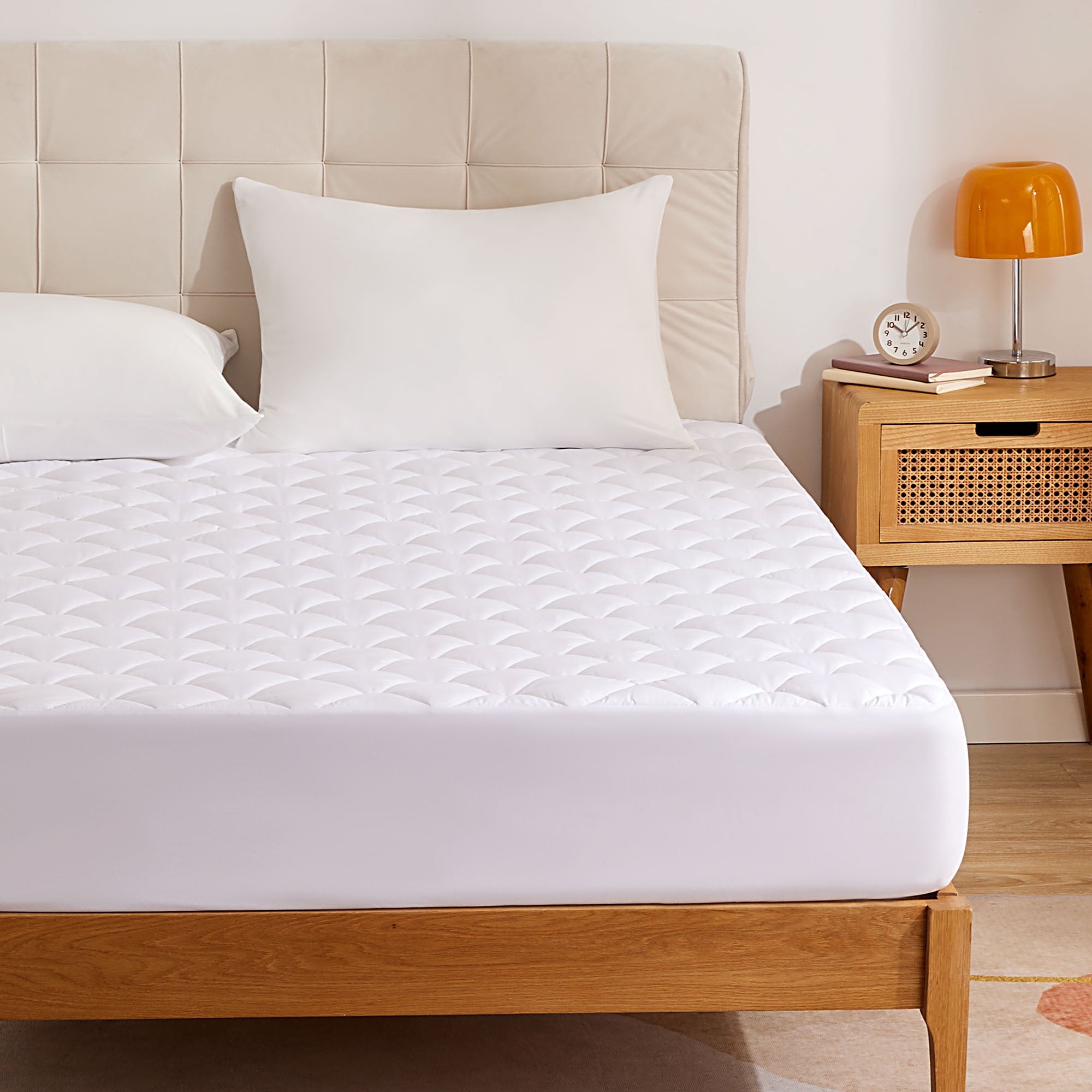 Sonive Mattress Pad Protector, Ultra-Soft, Deep Pocket, Breathable, Cozy&Fluffy (White, Queen)